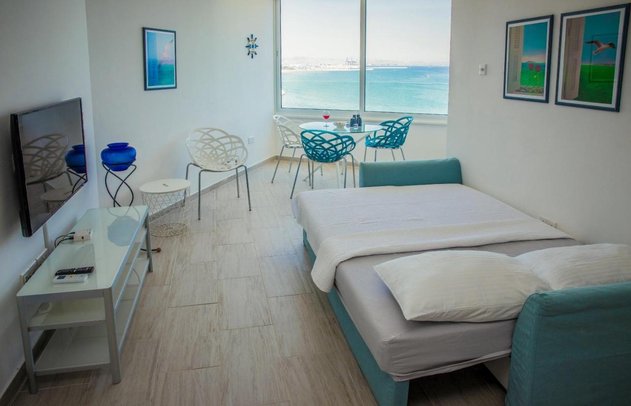 Beachfront Skyline Retreat 1Br Pool Central Larnaca Luaran gambar