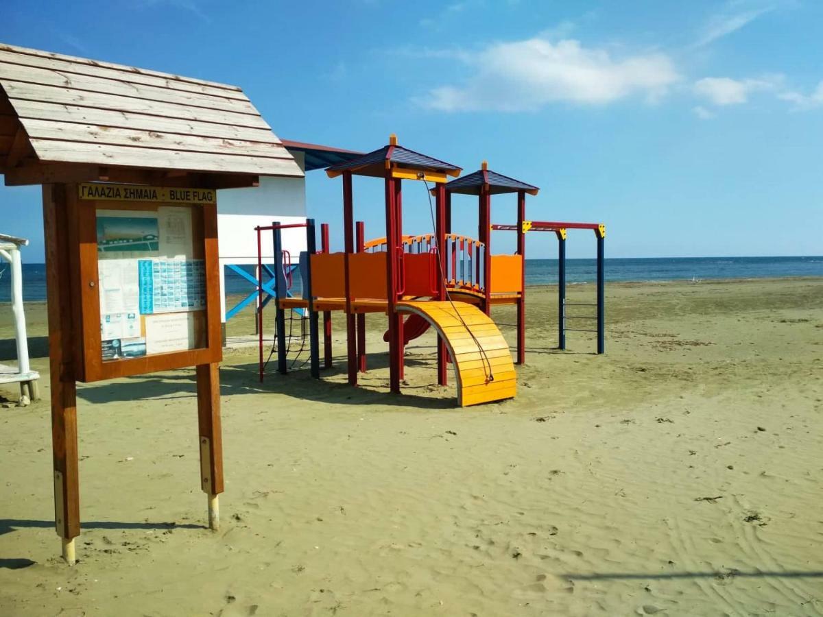 Beachfront Skyline Retreat 1Br Pool Central Larnaca Luaran gambar